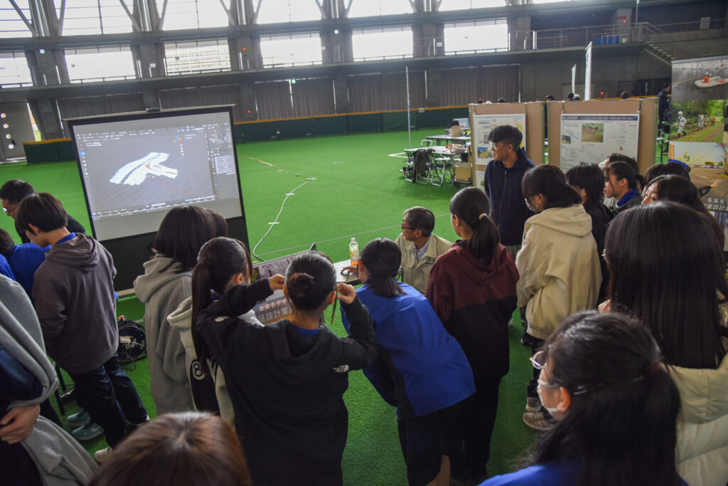 私が説明している様子